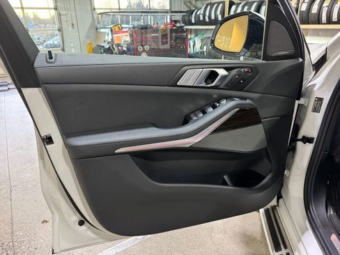 Used 2021 BMW X7 xDrive40i w/ Premium Package image 22