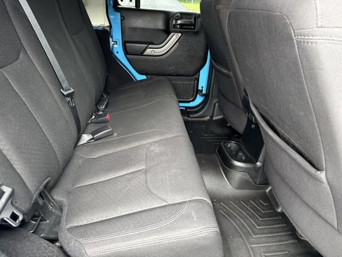 Used 2018 Jeep Wrangler Unlimited Sport S AWD/4WD image 8
