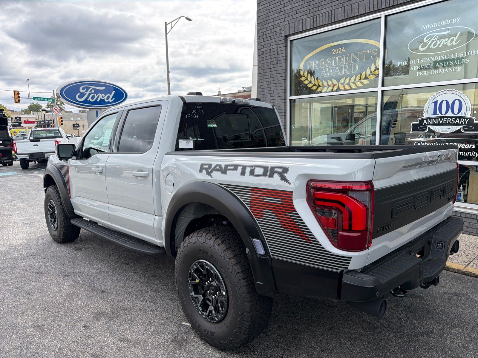 New 2026 Ford F150 Raptor w/ Equipment Group 803A Raptor R AWD/4WD image 9