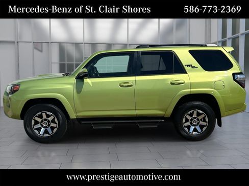 Used 2023 Toyota 4Runner TRD Off-Road Premium w/ Off Road Premium Plus Package AWD/4WD image 2