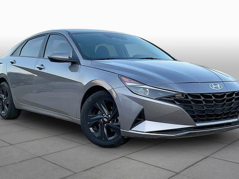 Used 2023 Hyundai Elantra SEL FWD image 2