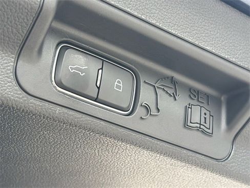 Used 2020 Ford Explorer Limited image 20