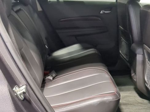 Used 2023 GMC Terrain SLE w/ Driver Convenience Package image 27