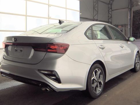 Used 2019 Kia Forte LXS FWD image 4