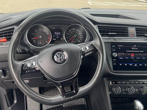 Used 2021 Volkswagen Tiguan SE AWD/4WD image 25