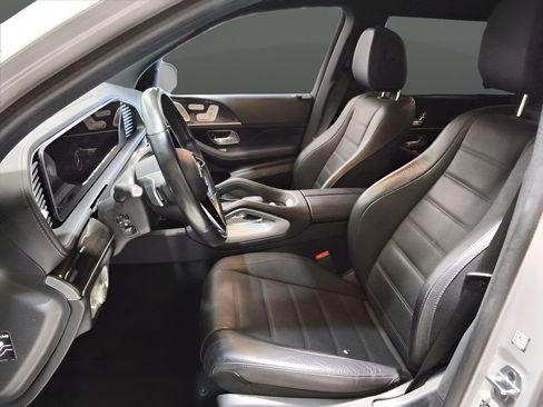 Used 2024 Mercedes-Benz GLS 450 4MATIC image 17