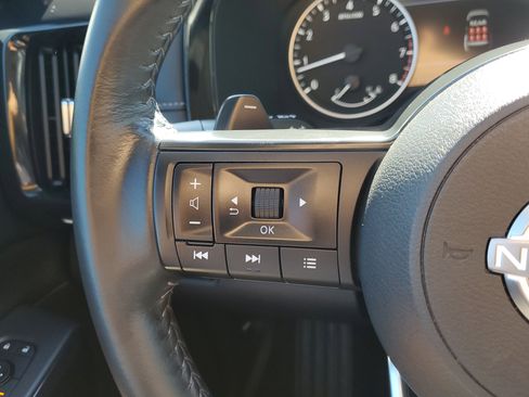 Used 2024 Nissan Pathfinder SV image 24