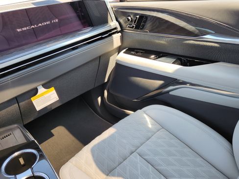 New 2025 Cadillac Escalade IQ Sport 1 w/ Smart Trailering package image 20