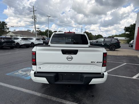Certified 2023 Nissan Frontier SV w/ SV Convenience Package AWD/4WD image 7