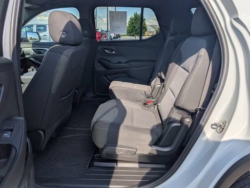 Used 2023 Chevrolet Traverse LT FWD image 23