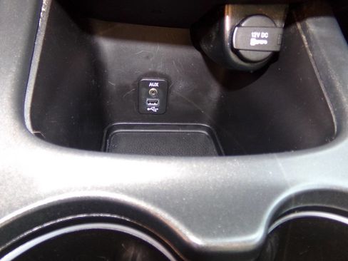 Used 2017 Dodge Journey SE w/ Flexible Seating Group image 54