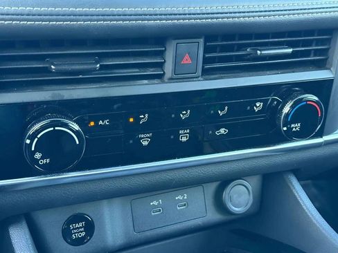 Used 2024 Nissan Rogue S image 23