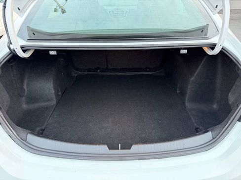 Used 2021 Chevrolet Malibu LT image 9