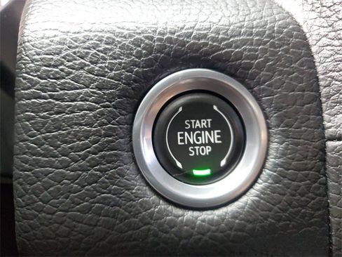 Used 2021 GMC Yukon XL Denali w/ Denali Premium Package image 33