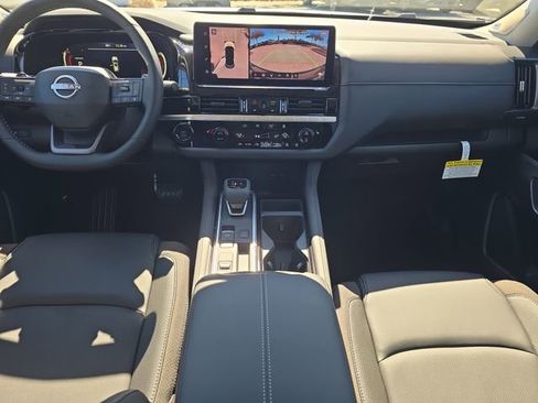 New 2026 Nissan Pathfinder SL w/ SL Premium Package image 13