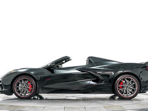 Used 2023 Chevrolet Corvette Stingray Premium Conv w/ Z51 Performance Package RWD image 6