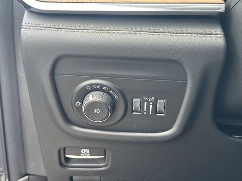 New 2026 Jeep Grand Cherokee Summit AWD/4WD image 22