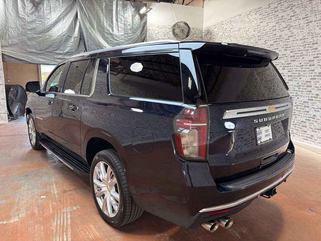 Used 2023 Chevrolet Suburban High Country AWD/4WD image 5