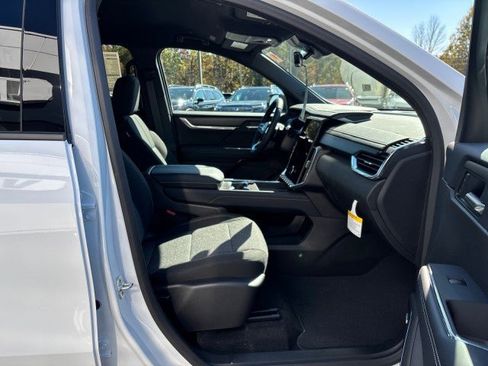 New 2026 GMC Acadia Elevation image 43