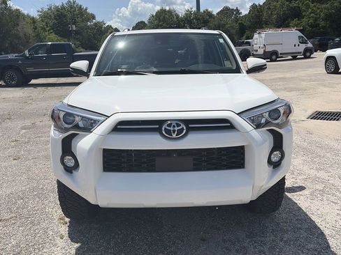 Used 2024 Toyota 4Runner SR5 Premium w/ Moonroof Package AWD/4WD image 10
