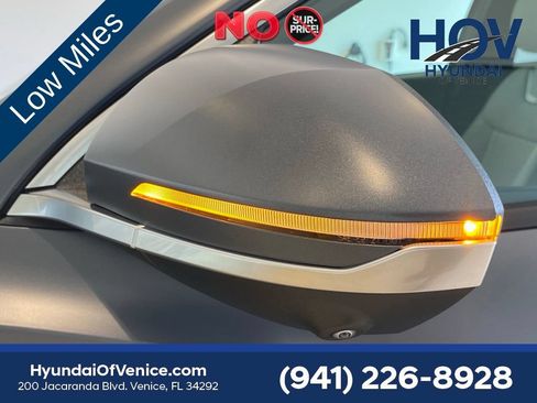 Certified 2025 Hyundai Tucson Limited FWD image 9