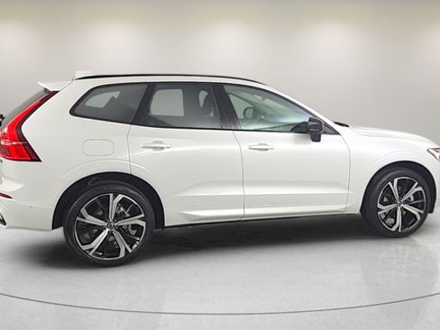 Certified 2025 Volvo XC60 B5 Ultra w/ Protection Package Premier AWD/4WD image 8