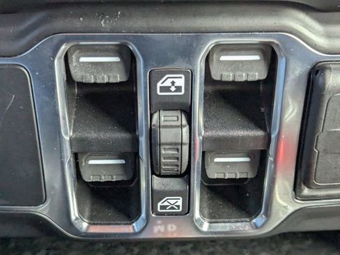 Used 2021 Jeep Wrangler Unlimited Sahara image 23