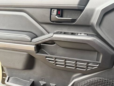 Used 2025 Toyota Tacoma SR5 image 17