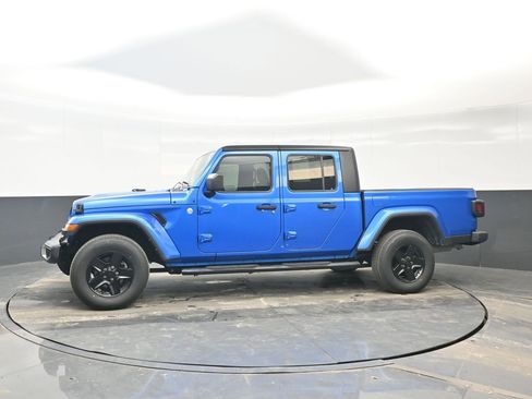 Used 2021 Jeep Gladiator Sport image 3