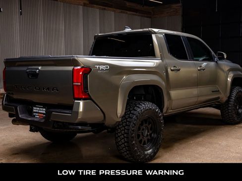 Used 2025 Toyota Tacoma TRD Sport image 10