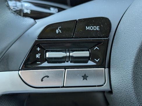 Certified 2025 Hyundai Elantra SEL image 24