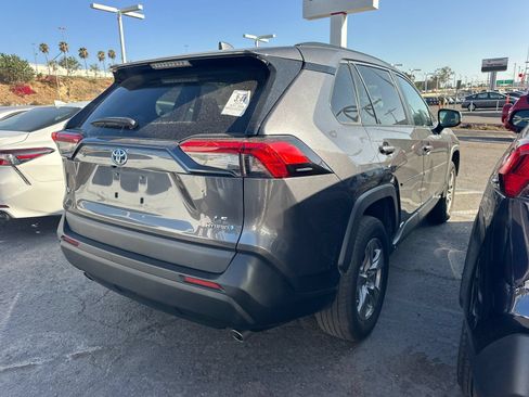 Used 2024 Toyota RAV4 LE AWD/4WD image 3