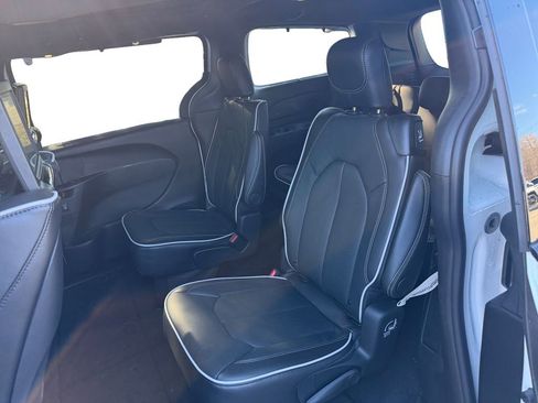 New 2026 Chrysler Pacifica Limited w/ Uconnect Theater Family Group image 13