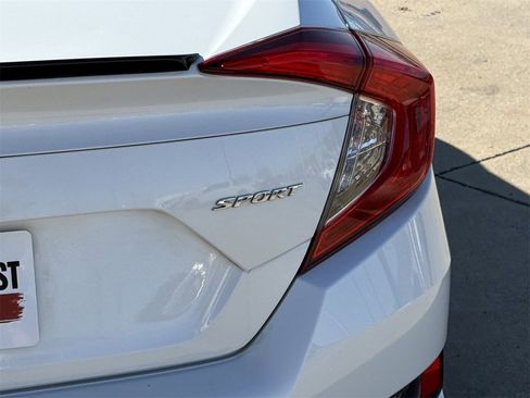 Used 2019 Honda Civic Sport image 7