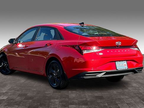 Used 2023 Hyundai Elantra SEL image 4