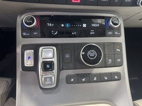 Used 2023 Hyundai Palisade Calligraphy image 15