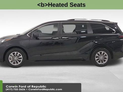 Used 2024 Toyota Sienna XLE image 4