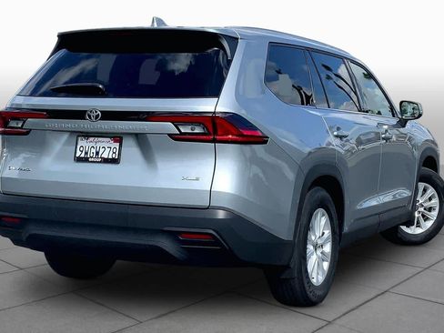 Used 2026 Toyota Grand Highlander XLE image 12