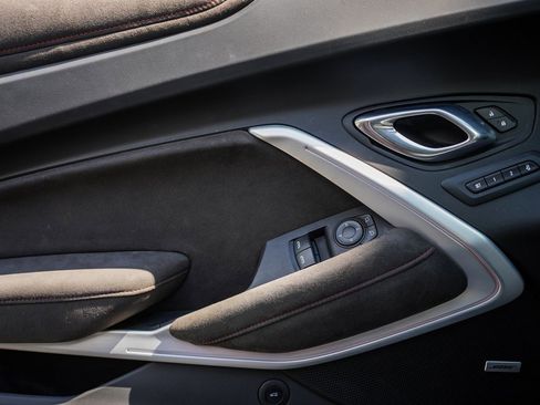 Used 2018 Chevrolet Camaro ZL1 image 36