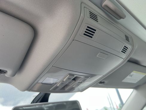 Used 2019 Volkswagen Jetta SE FWD image 32