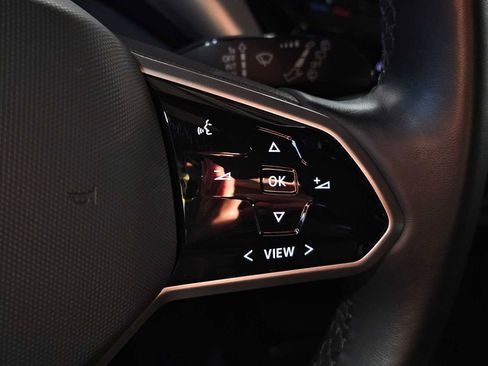 Used 2022 Volkswagen ID.4 Pro image 26