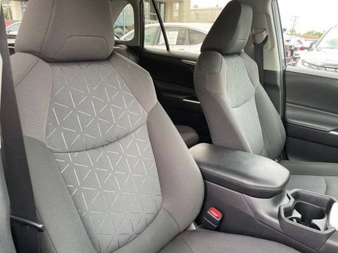 Used 2020 Toyota RAV4 XLE w/ Convenience Package AWD/4WD image 11