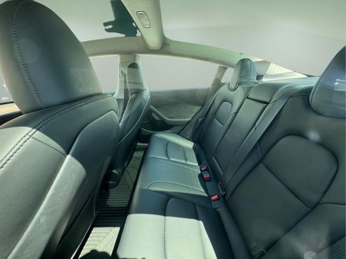 Used 2023 Tesla Model 3 Standard Range RWD image 7