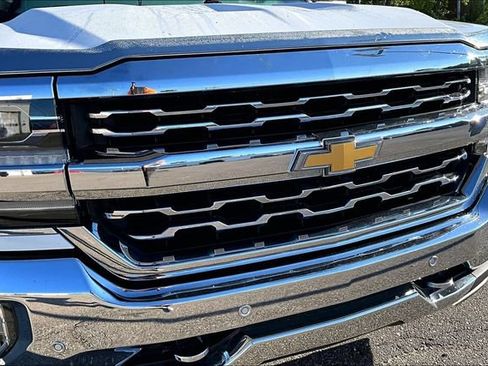 Used 2017 Chevrolet Silverado 1500 LTZ w/ LTZ Plus Package AWD/4WD image 30