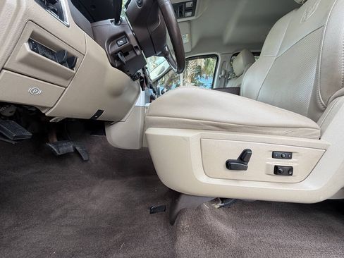Used 2011 RAM 1500 Laramie RWD image 10