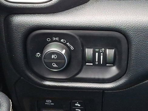 Used 2021 RAM 1500 Laramie AWD/4WD image 30