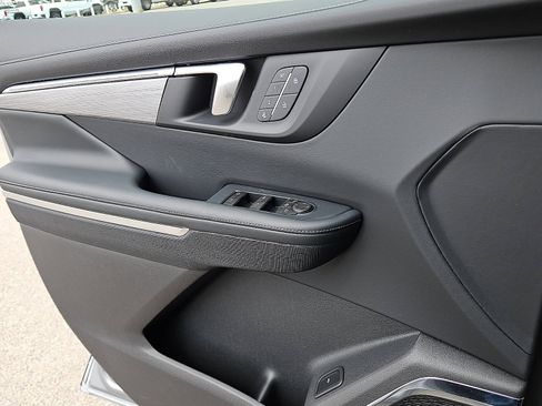 New 2026 Buick Enclave Preferred w/ Power Package image 13