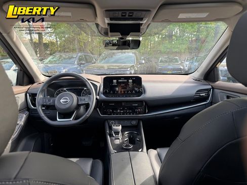 Used 2023 Nissan Rogue SL w/ SL Premium Package AWD/4WD image 11