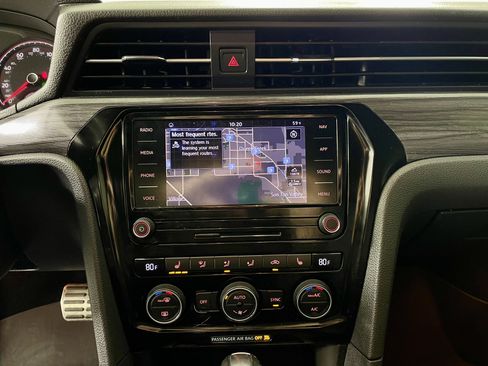 Used 2022 Volkswagen Passat 2.0T R-Line image 21