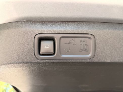 Used 2024 Ford Expedition XLT RWD image 18